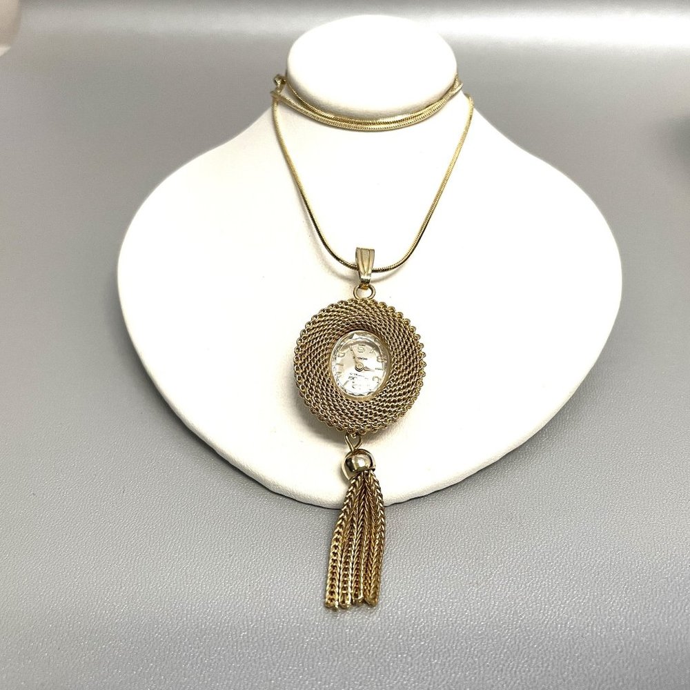 Beacon Hill 17 Jewels Pendant Necklace Watch Wind Up Goldtone Working EUC